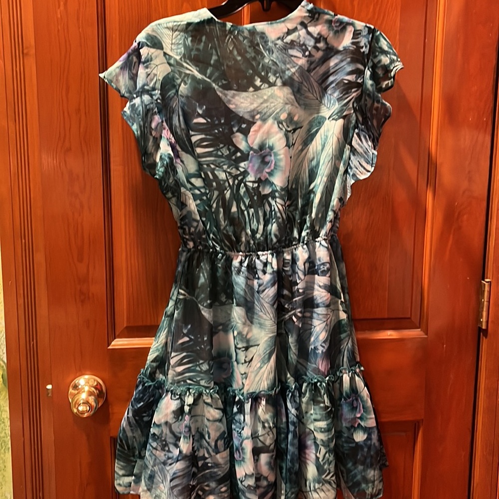 Guess - Picture 6 of 6